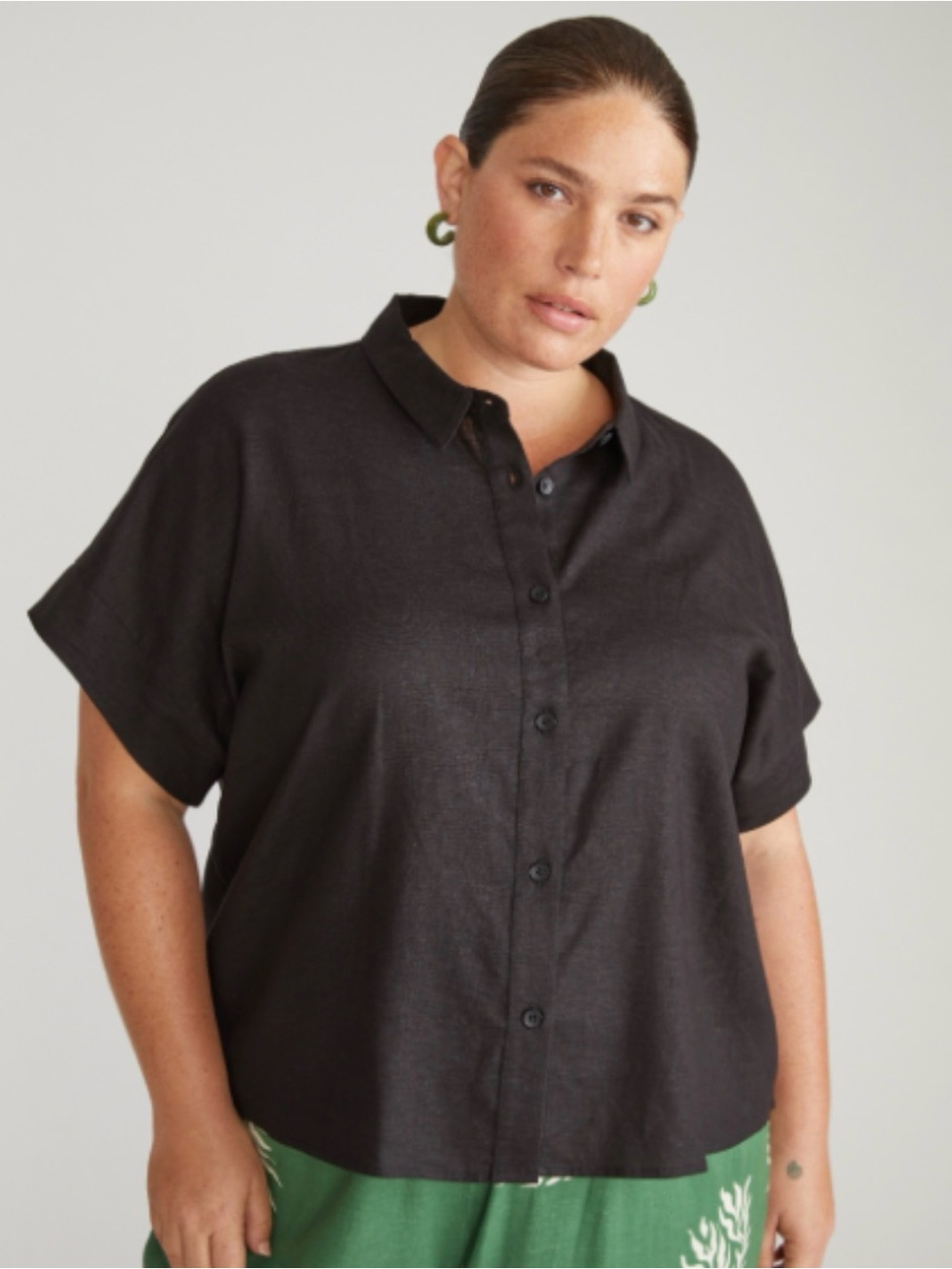 NWT Universal Standard XS (10-12) Black Linen Short-Sleeve Button-Down Shirt